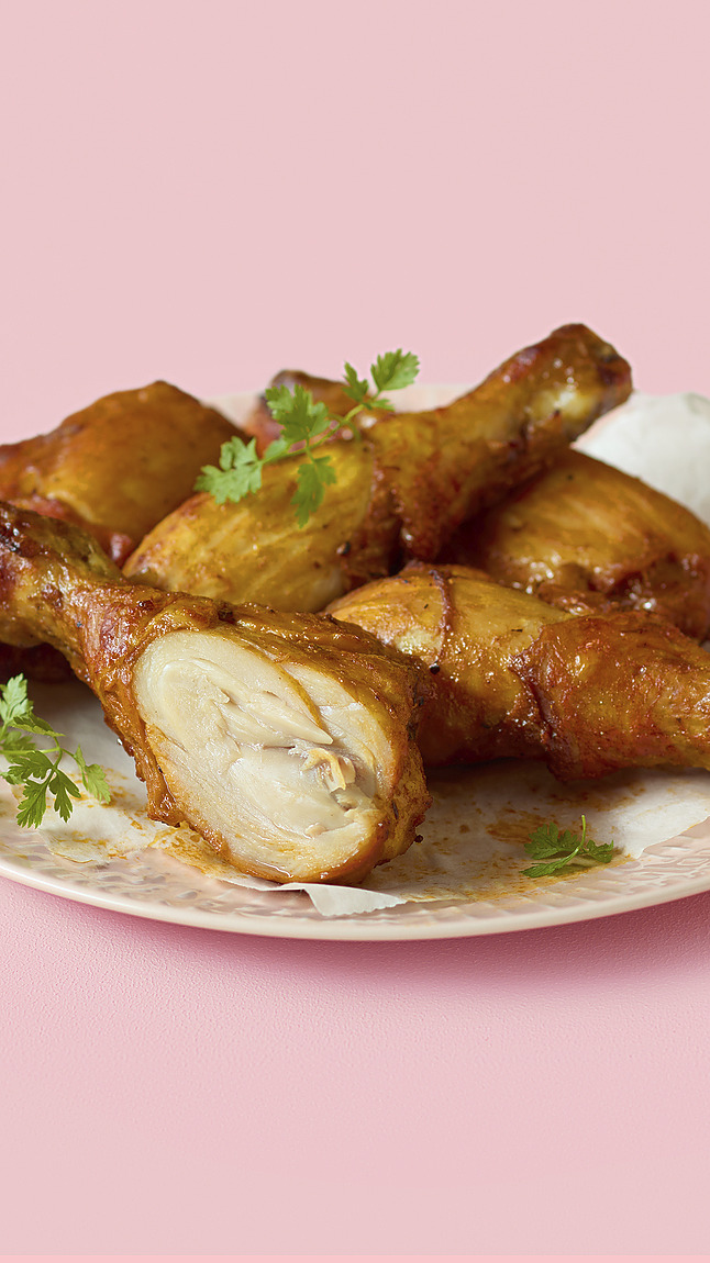 Drumsticks_in_BBQ-marinade_detail_50060 Drumsticks_in_BBQ-marinade_detail_50060