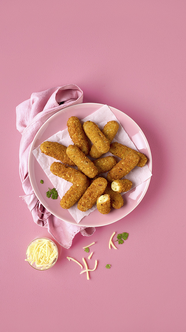 Spicy_Mozzarella_Sticks_web_25286 Spicy_Mozzarella_Sticks_web_25286