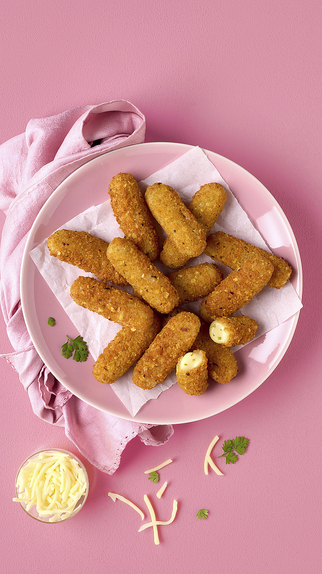 Spicy_Mozzarella_Sticks_web_35286