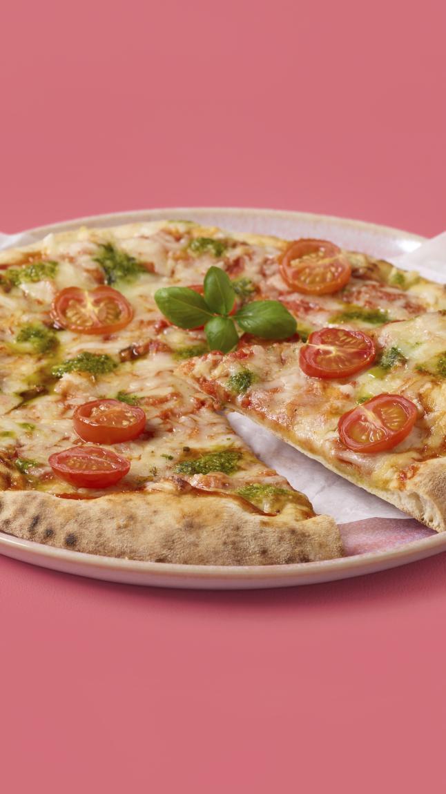 Pizza_basilicum_en_kaas_detail_35118 Pizza_basilicum_en_kaas_detail_35118