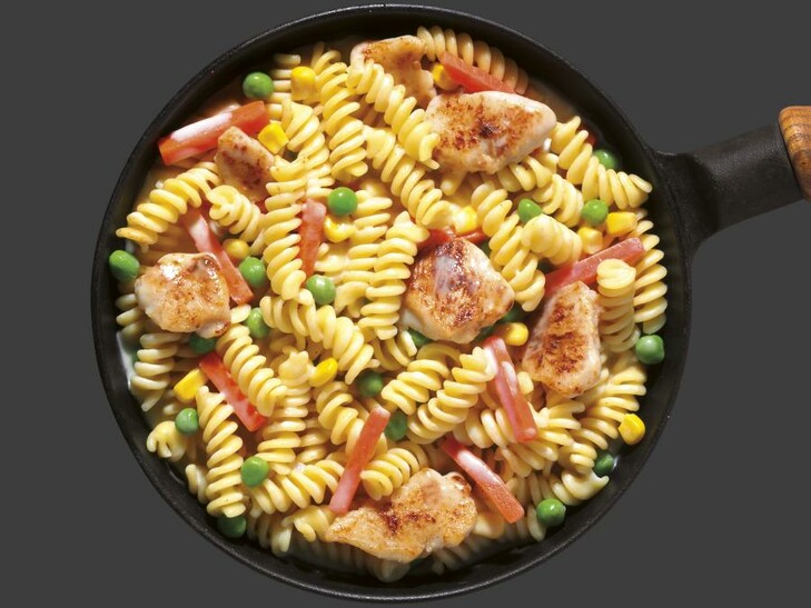 Pasta-kipschotel