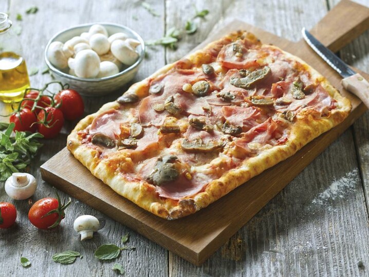 Family pizza ''Classica''