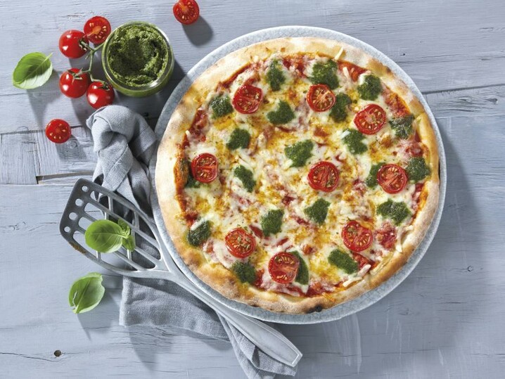 Pizza basilicum en kaas