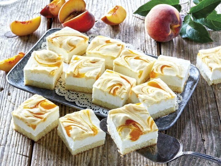 Perzik yoghurt-crème gebakjes